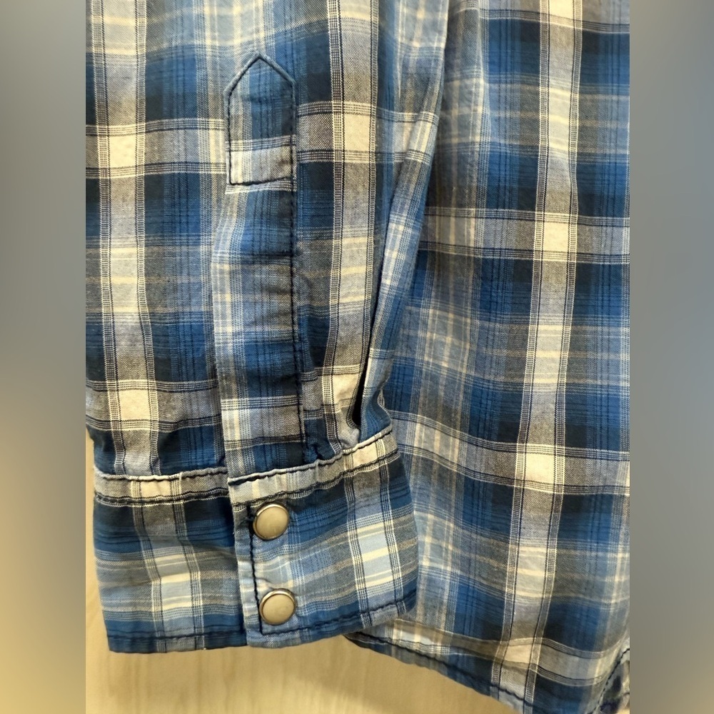 Wrangler Boys Blue Plaid Long Sleeve Dress shirt. Size Large (10-12) 0100 - Picture 7 of 9